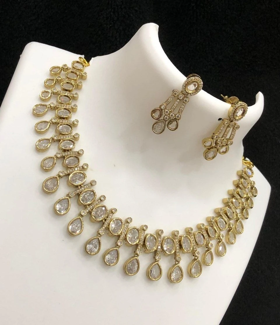 Victorian AD Stone Emerald-Ruby Teardrop Necklace set